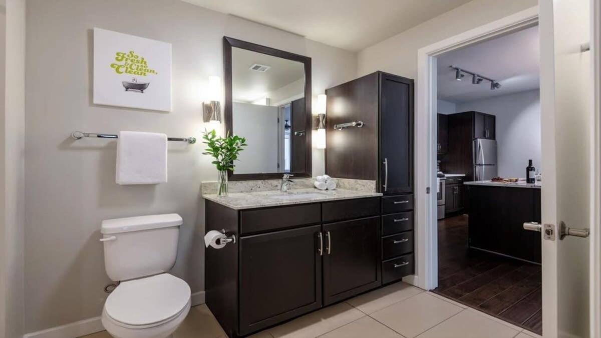 Downtown Cozysuites With Gym #6 Apartamento